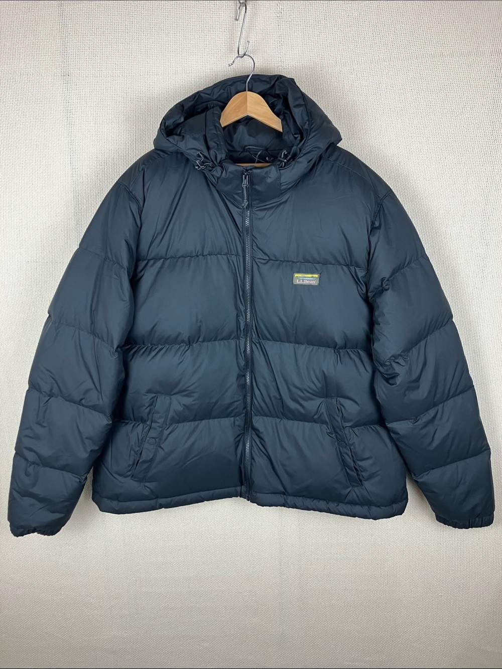 LL Bean Men's Mountain Classic Down Jacket Black Hooded